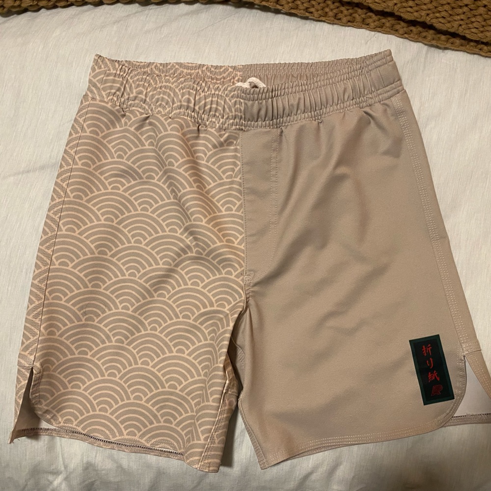 Albino & Preto No Gi fighter shorts, Large, “Origami” capsule BJJ No Gi shorts